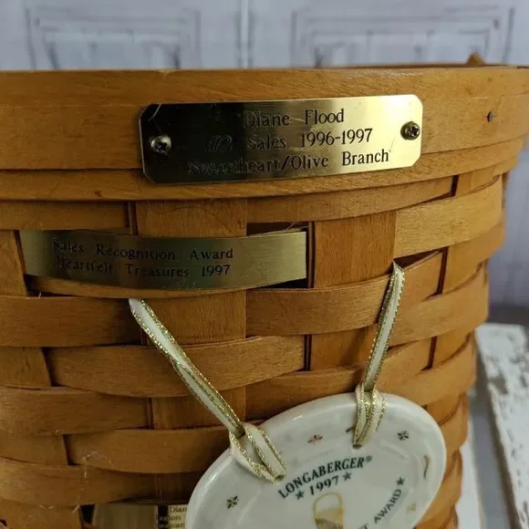 Longerberger 1997 basket recognition award winner‎